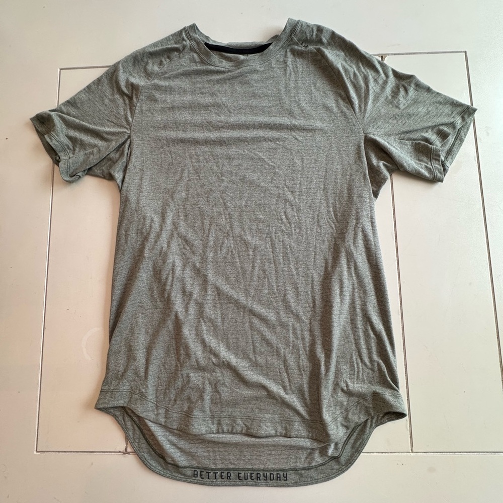lululemon athletica Heather Gray Short Sleeve Tee